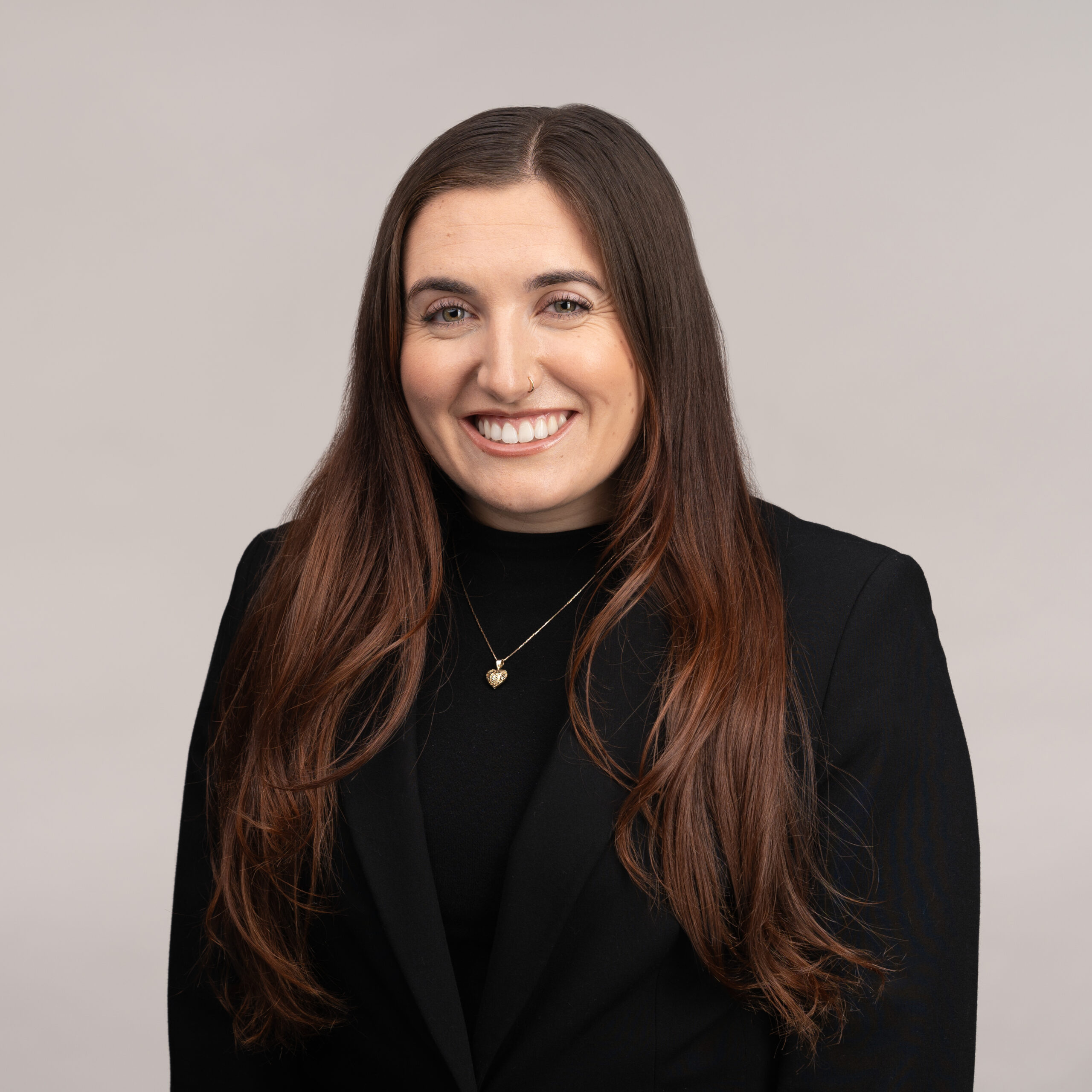 Julie Grassian headshot (1)